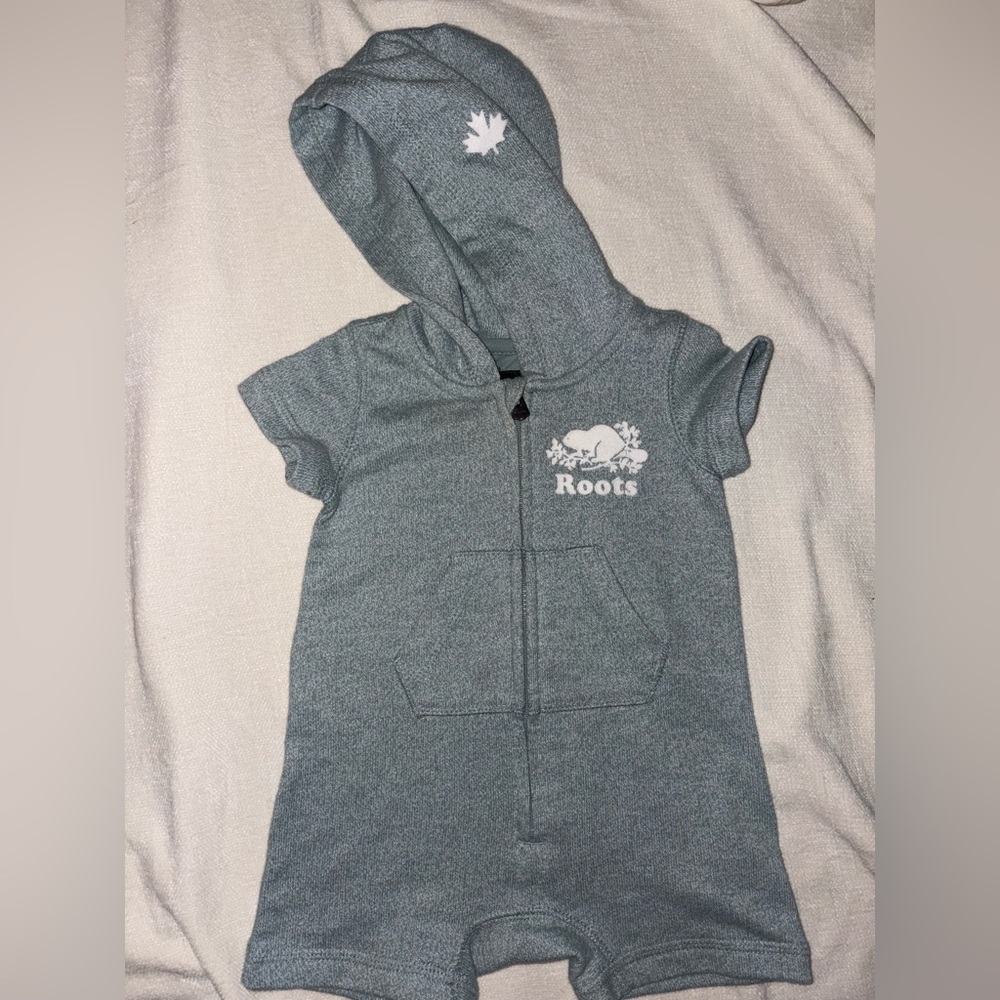 Baby Roots 3-6mo romper like new